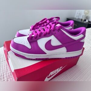 Nike dunk low BG size 7Y grade school